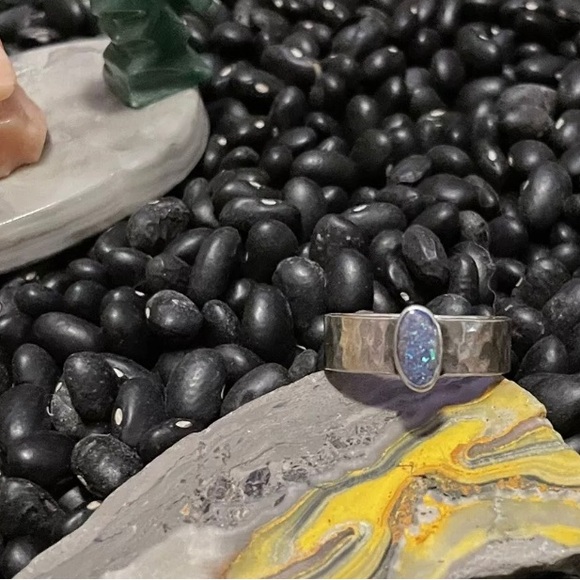 Native American Sterling Silver Blue Australian Opal Ring Stacker 8.5 Hammered - Picture 6 of 9